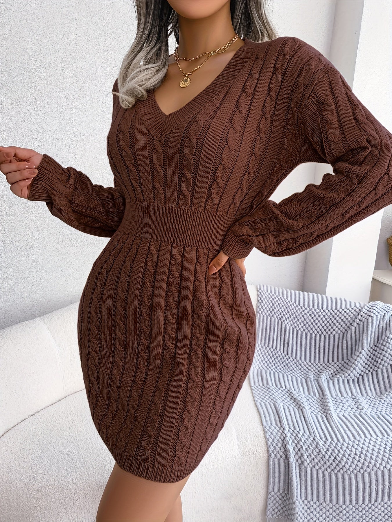 Vestido de malha com cintura torcida em cânhamo, de cor sólida, estilo hip